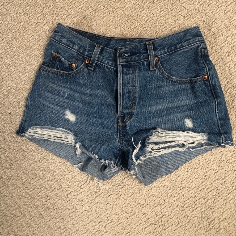 Levi’s 501’s denim cut off shorts size 24